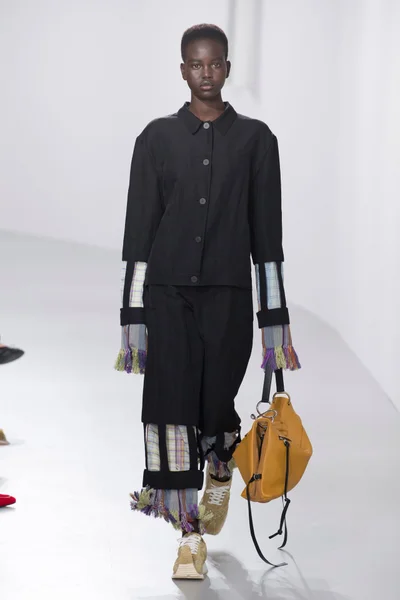 Look 15